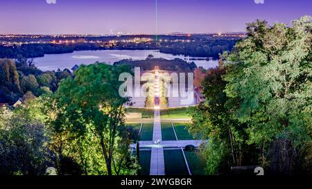 Die Hauptachse, Platz der 12 Säulen, Cergy, Frankreich Stockfoto