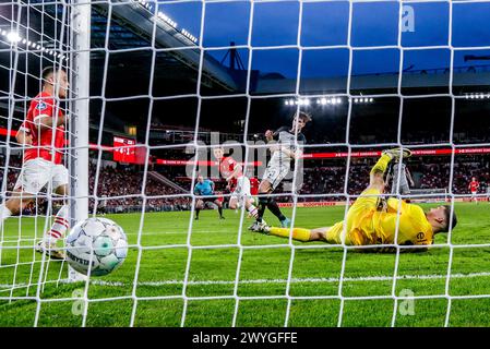 Eindhoven, Niederlande. April 2024. EINDHOVEN, NIEDERLANDE - 6. APRIL: Jesper Uneken von PSV erzielte 5-1 beim niederländischen Eredivisie-Spiel zwischen PSV und AZ im Philips Stadion am 6. April 2024 in Eindhoven, Niederlande. (Foto von /Orange Pictures) Credit: Orange Pics BV/Alamy Live News Stockfoto