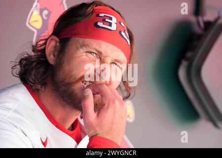 St. Louis, Usa. April 2024. St. Louis Cardinals Brendan Donovan sitzt im vierten Inning gegen die Miami Marlins im Busch Stadium in St. Louis am Samstag, 6. April 2024. Foto: Bill Greenblatt/UPI Credit: UPI/Alamy Live News Stockfoto