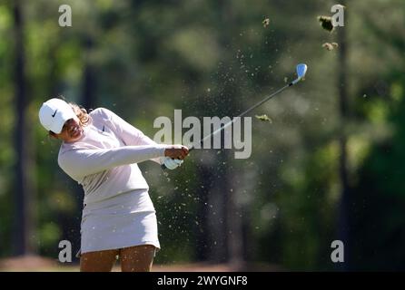 Augusta, Usa. April 2024. Amari Avery trifft ihren Abschlag auf das 12. Loch in der letzten Runde der Augusta National Women's Amateur im Augusta National Golf Club am Samstag, den 6. April 2024 in Augusta, Georgia. Foto: John Angelillo/UPI Credit: UPI/Alamy Live News Stockfoto