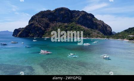 Drohnenblick auf einen Strand von Corong-Corong, Barangay, El Nido, Philippinen Stockfoto