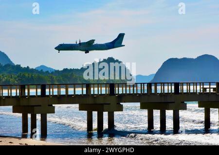 Airswift ATR 72 Landung in El Nido, Palawan Stockfoto