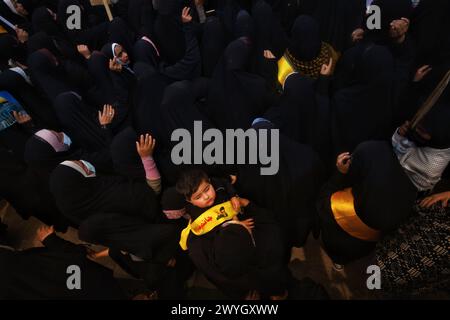 Budgam, Indien. April 2024. (Foto von Mubashir Hassan/Pacific Press) Credit: Pacific Press Media Production Corp./Alamy Live News Stockfoto