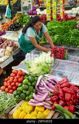 Obst- und Gemüsemarkt. Sonntagsmarkt. San Telmo. Buenos Aires. Argentinien. Stockfoto