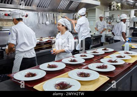 Küche, Restaurant Martin Berasategi, Lasarte, Gipuzkoa, Baskenland, Spanien, Europa. Stockfoto