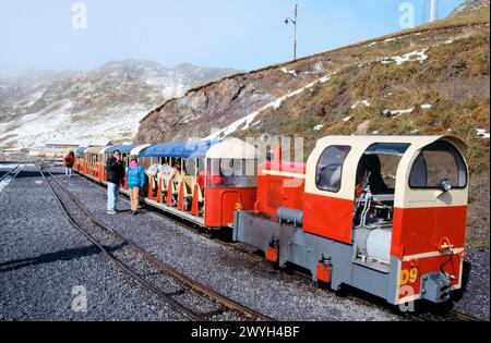 Touristenzug 'Le petit Train d´Artouste'. Nationalpark Pyrenäen (Parc National Pyrénées). Frankreich. Stockfoto