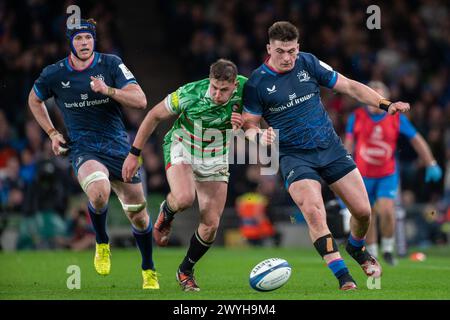 Dublin, Irland. April 2024. Dan Sheehan von Leinster kämpft am 6. April 2024 im Aviva Stadium in Dublin, Irland, während des Investec Champions Cup, im Achtelfinale zwischen Leinster Rugby und Leicester Tigers, um den Ball (Foto: Andrew SURMA/ Credit: SIPA USA/Alamy Live News) Stockfoto