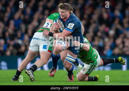 Dublin, Irland. April 2024. Joe McCarthy von Leinster im Spiel mit dem Ball beim Investec Champions Cup, im Achtelfinale zwischen Leinster Rugby und Leicester Tigers im Aviva Stadium in Dublin, Irland am 6. April 2024 (Foto: Andrew SURMA/ Credit: SIPA USA/Alamy Live News Stockfoto