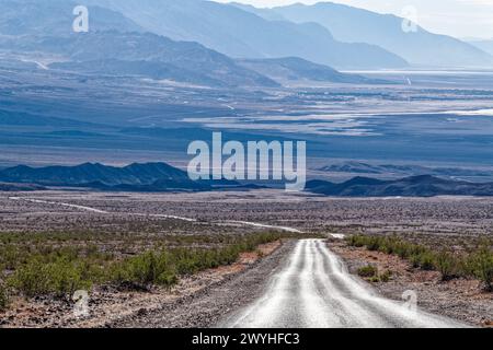 Die Daylight Pass Cutoff Road führt in den Death Valley National Park in Kalifornien, USA Stockfoto