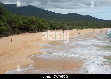 Makena Beach oder Big Beach ist ein beliebter Urlaubsort zum Schwimmen und Sonnenbaden auf der Insel Maui, Hawaii Stockfoto