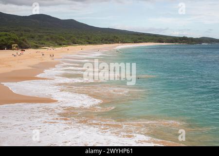 Makena Beach oder Big Beach ist ein beliebter Urlaubsort zum Schwimmen und Sonnenbaden auf der Insel Maui, Hawaii Stockfoto