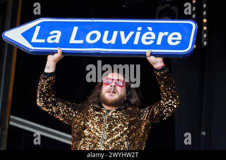 Der belgische Künstler Romano Nervoso lebt in Brüssel | Fete de la musique dans le Parc du Cinquantenaire. Romano Nervoso le chanteur belge en Concert Stockfoto