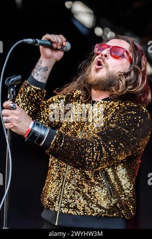 Der belgische Künstler Romano Nervoso lebt in Brüssel | Fete de la musique dans le Parc du Cinquantenaire. Romano Nervoso le chanteur belge en Concert Stockfoto