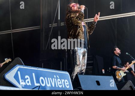 Der belgische Künstler Romano Nervoso lebt in Brüssel | Fete de la musique dans le Parc du Cinquantenaire. Romano Nervoso le chanteur belge en Concert Stockfoto