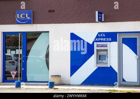 Bordeaux , Frankreich - 04 04 2024 : lcl Logo Marke französisches Zeichen Text Bank le Credit Lyonnais Banque et Assurance Blue Signage Stockfoto