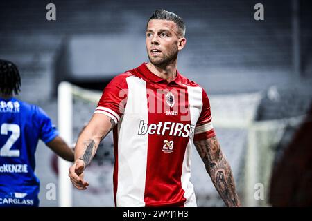 Antwerpen, Belgien. April 2024. Toby Alderweireld aus Antwerpen wurde während eines Fußballspiels zwischen Royal Antwerp FC und KRC Genk am Samstag, den 6. April 2024 in Antwerpen, am 2. Tag (von 10) der Play-offs der Champions der ersten Liga der „Jupiler Pro League“ 2023-2024 in der belgischen Meisterschaft gezeigt. BELGA FOTO TOM GOYVAERTS Credit: Belga Nachrichtenagentur/Alamy Live News Stockfoto