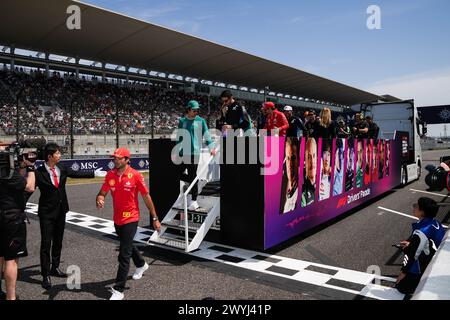 Suzuka, Japan. April 2024. Die Fahrer nehmen an der Fahrerparade vor dem Großen Preis von Japan in Suzuka, Japan, am 7. April 2024 Teil. Quelle: Zhang Xiaoyu/Xinhua/Alamy Live News Stockfoto