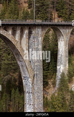 Detailansicht des Wiesen Viadukts vom Südaussichtspunkt. Stockfoto