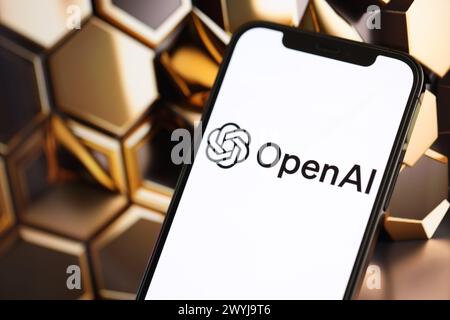 KIEW, UKRAINE - 17. MÄRZ 2024 OpenAI-Logo auf dem iPhone-Display mit Hintergrund der künstlichen Intelligenz futuristischen Ai-generierten Bild Nahaufnahme Stockfoto
