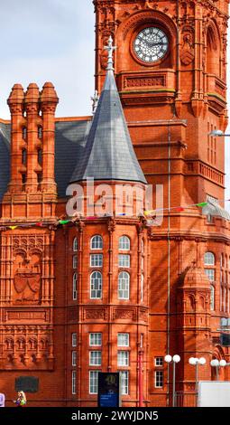 Cardiff Bay, Cardiff, Wales 25. September 2023: Architektonische Details des Pierhead Building (1897), das ein bekanntes Wahrzeichen der Cardiff Bay ist Stockfoto