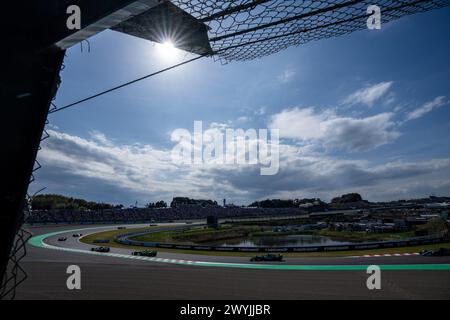 Suzuka, Japan. April 2024. Die Fahrer treten beim Großen Preis der Formel 1 auf dem Suzuka Circuit in Suzuka, Japan, am 7. April 2024 an. Quelle: Zhang Xiaoyu/Xinhua/Alamy Live News Stockfoto