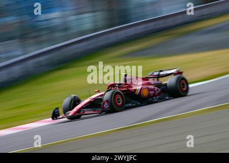 Suzuka, Japan. April 2024. Ferrari-Pilot Carlos Sainz aus Spanien tritt am 7. April 2024 beim Großen Preis von Japan auf dem Suzuka Circuit in Suzuka, Japan, an. Quelle: Zhang Xiaoyu/Xinhua/Alamy Live News Stockfoto