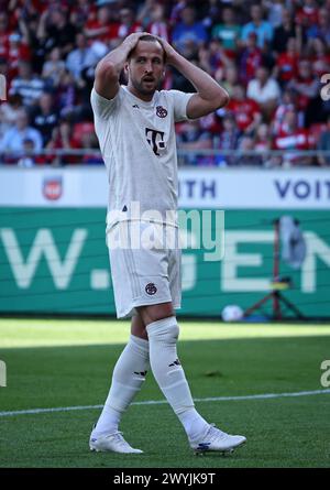 HEIDENHEIM, DEUTSCHLAND - 06. APRIL: Harry Kane von Bayern München enttäuscht während des Bundesliga-Spiels zwischen 1. FC Heidenheim 1846 und FC Bayern München in der Voith-Arena am 06. April 2024 in Heidenheim. © diebilderwelt / Alamy Stock © diebilderwelt / Alamy Stock Stockfoto