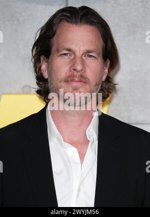 London, Großbritannien. April 2024. Jonathan Nolan nimmt an der Fallout UK Special Screening im Television Centre in White City, London Teil. Quelle: SOPA Images Limited/Alamy Live News Stockfoto