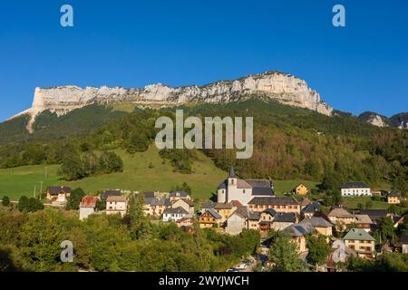 Frankreich, Savoie, regionaler Naturpark Chartreuse (Parc Naturel Régional de Chartreuse), Entremont le Vieux am Fuße des Mont Granier Stockfoto