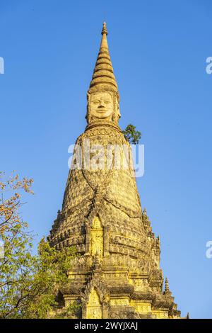 Kambodscha, Provinz Kandal, Oudong, ehemalige Hauptstadt Kambodschas für fast 250 Jahre bis 1866 und monumentale königliche Nekropole auf einem Hügel verstreut Stockfoto