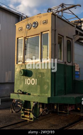 Bahnübergänge und Züge in Kyoto, Japan Stockfoto