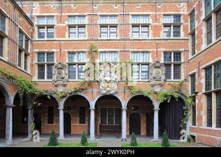 Belgien, Flandern, Antwerpen, Plantin-Moretus-Museum (Plantin-Moretusmuseum), das zum UNESCO-Weltkulturerbe gehört, Haus und Druckerei aus dem 16. Jahrhundert, Blick vom Garten Stockfoto