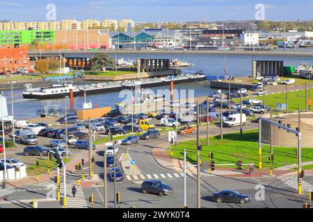 Belgien, Flandern, Antwerpen, Hafen, Blick vom Port Authority House auf der Straatsburgdok Stockfoto