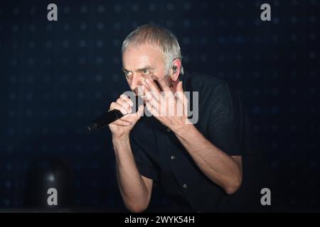 Underworld Auftritt im Alexandra Palace LONDON, ENGLAND - APRIL 06: Karl Hyde of Underworld Auftritt im Alexandra Palace am 6. April 2024 in London. CAP/MAR MAR/Großbritannien UK Copyright: XMartinxHarris/CapitalxPicturesx Stockfoto