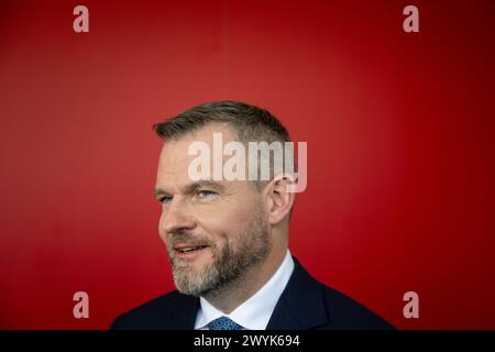 Bratislava, Slowakei. April 2024. Am 7. April 2024 wurde der slowakische Präsident Peter Pellegrini vor einem Studio von JOJ Television in Bratislava, Slowakei, neu gewählt. Quelle: Ondrej Deml/CTK Photo/Alamy Live News Stockfoto