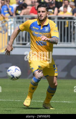 Frosinone, Italien. April 2024. Emanuele Valeri von Frosinone Calcio in der Serie A zwischen Frosinone Calcio und Bologna FC im Benito Stirpe Stadium Credit: Independent Photo Agency/Alamy Live News Stockfoto