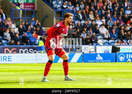 John Smith's Stadium, Huddersfield, England - 6. April 2024 Matija Sarkic Torhüterin von Millwall - während des Spiels Huddersfield gegen Millwall, Sky Bet Championship, 2023/24, John Smith's Stadium, Huddersfield, England - 6. April 2024 Credit: Arthur Haigh/WhiteRosePhotos/Alamy Live News Stockfoto