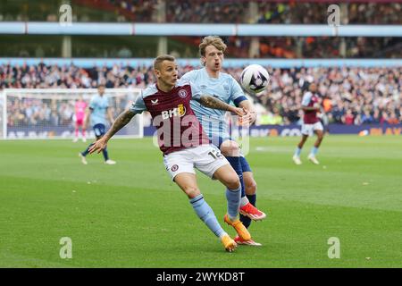 Lucas Digne (12) von Aston Villa während des englischen Meisterschaftsspiels der Premier League zwischen Aston Villa und Brentford am 6. April 2024 im Villa Park in Birmingham, England Stockfoto