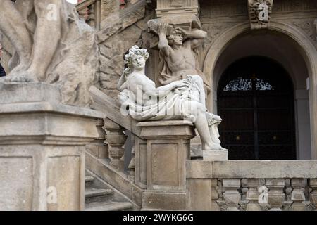 Skulptur der Mythologie im Schloss Troja Stockfoto