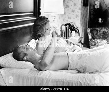 Paul Newman, Lee Remick, am Set des Films „Sometimes A Great Conception“, Universal Pictures, 1971 Stockfoto