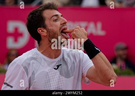 Estoril, Portugal. April 2024. Estoril, Portugal, 07. April 2024: Pedro Martinez (Spanien) während des Millennium Estoril Open Finales zwischen Pedro Martinez (Spanien) und Hubert Hurkacz (Polen) im Clube de Tenis do Estoril in Estoril, Portugal. (Pedro Porru/SPP) Credit: SPP Sport Press Photo. /Alamy Live News Stockfoto