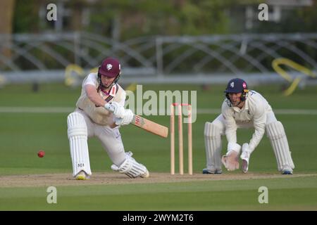 Canterbury, England. April 2024. Shoaib Bashir Aus Somerset Und England 