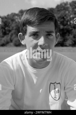 Aktenfoto vom 21.09.1966 von Joe Kinnear. Der ehemalige Tottenham-Verteidiger und Wimbledon-Manager Joe Kinnear ist im Alter von 77 Jahren verstorben, hat seine Familie in einer Erklärung bekannt gegeben. Ausgabedatum: Sonntag, 7. April 2024. Stockfoto