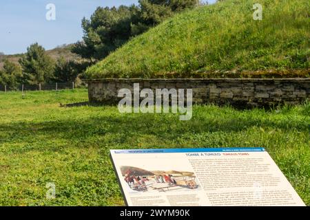 Grabstätte der Wagen, etruskische Grabstätte in Nekropolis von San Cerbone, Archäologischer Park von Baratti und Populonia, Provinz Livorno, Toskana, Italien Stockfoto