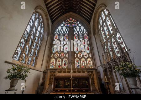 Sonntag, 7. April 2024, Dorchester-on-Thames, England, Großbritannien - Buntglasfenster in der Dorchester Abbey Stockfoto