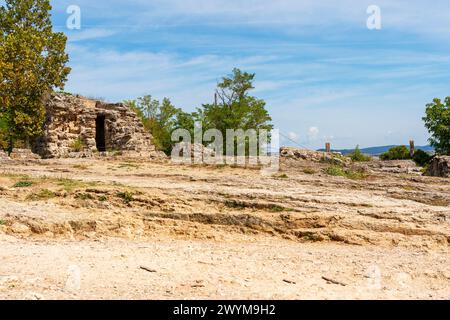 Parco delle Sorgenti (Park der Quellen) im Dorf Bagno Vignoni, im Val d'Orcia in der Toskana, Provinz Siena, Italien. Beliebt bei heißen Quellen Stockfoto