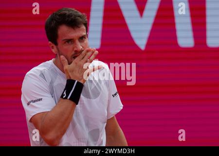 Estoril, Portugal. April 2024. Estoril, Portugal, 07. April 2024: Pedro Martinez (Spanien) während des Millennium Estoril Open Finales zwischen Pedro Martinez (Spanien) und Hubert Hurkacz (Polen) im Clube de Tenis do Estoril in Estoril, Portugal. (Pedro Porru/SPP) Credit: SPP Sport Press Photo. /Alamy Live News Stockfoto