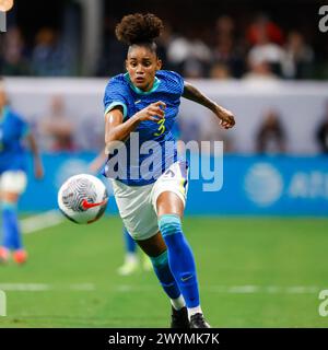 Atlanta, Georgia, USA. April 2024. Der brasilianische Verteidiger TARCIANE (3) spielte im Halbfinalspiel des SheBelieves Cup 2024 zwischen Brasilien und Kanada am 6. April 2024 in Atlanta. Nach einer Unentschieden 1-1 gewann Kanada bei Elfmeterschießen (Credit Image: © Scott Coleman/ZUMA Press Wire) NUR REDAKTIONELLE VERWENDUNG! Nicht für kommerzielle ZWECKE! Stockfoto