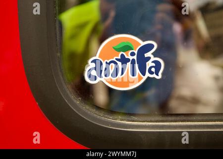Köln, Deutschland, 07. April 2024. Antifa-Wort als Fanta-Logo dargestellt. Stockfoto