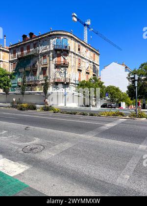 Lissabon, Portugal, Sommer, Straßen, farbenfrohe Gebäude, Gründungsgebäude, Cascais, Pena Palast, MAAT Museum Stockfoto